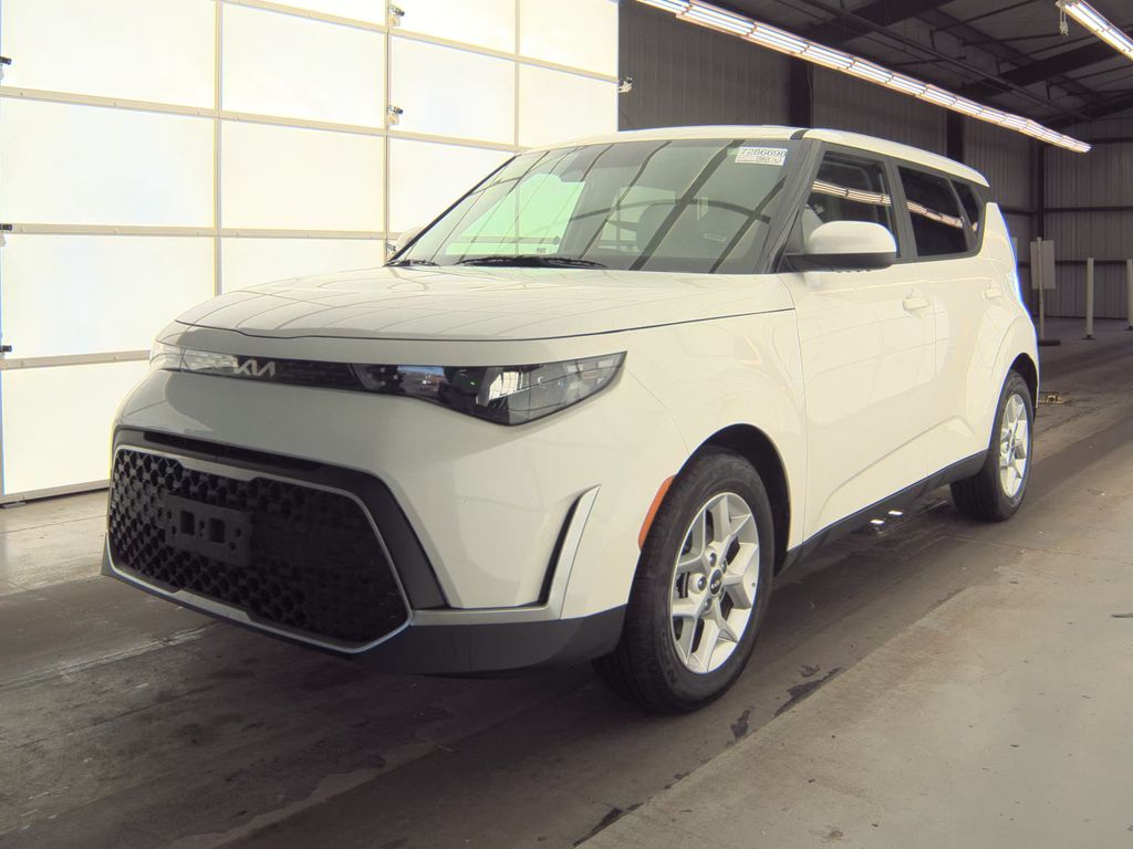 2025 Kia Soul LX photo