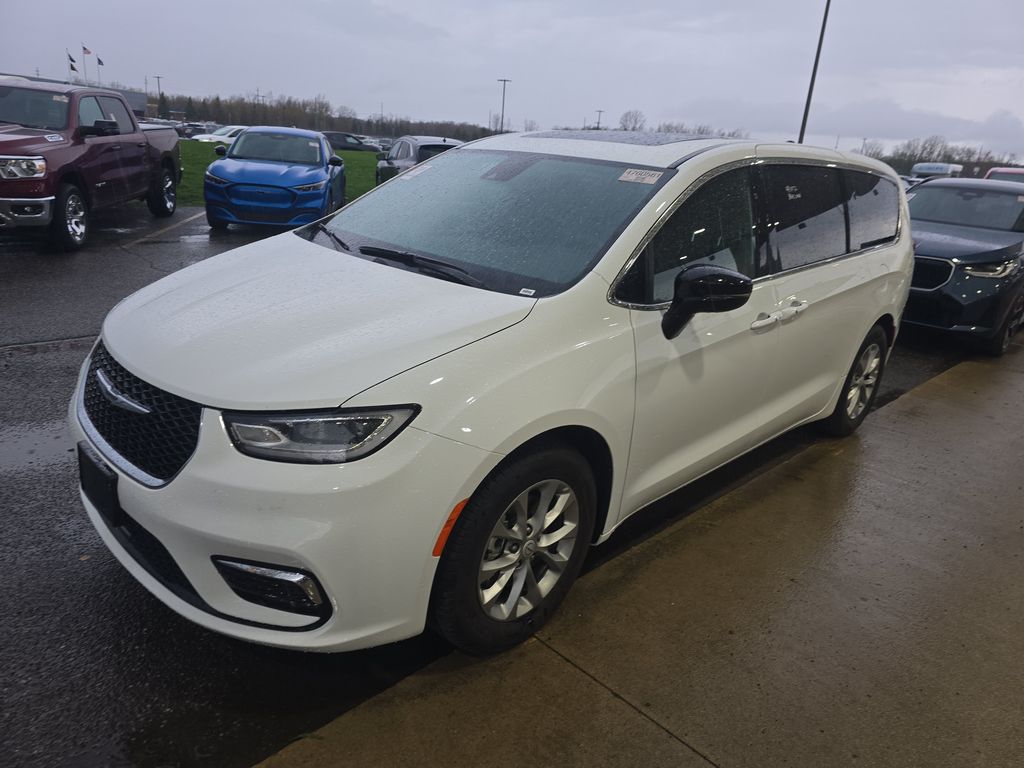 2026 Chrysler Pacifica Limited photo