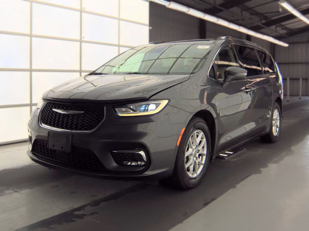 2021 Chrysler Pacifica Touring L photo