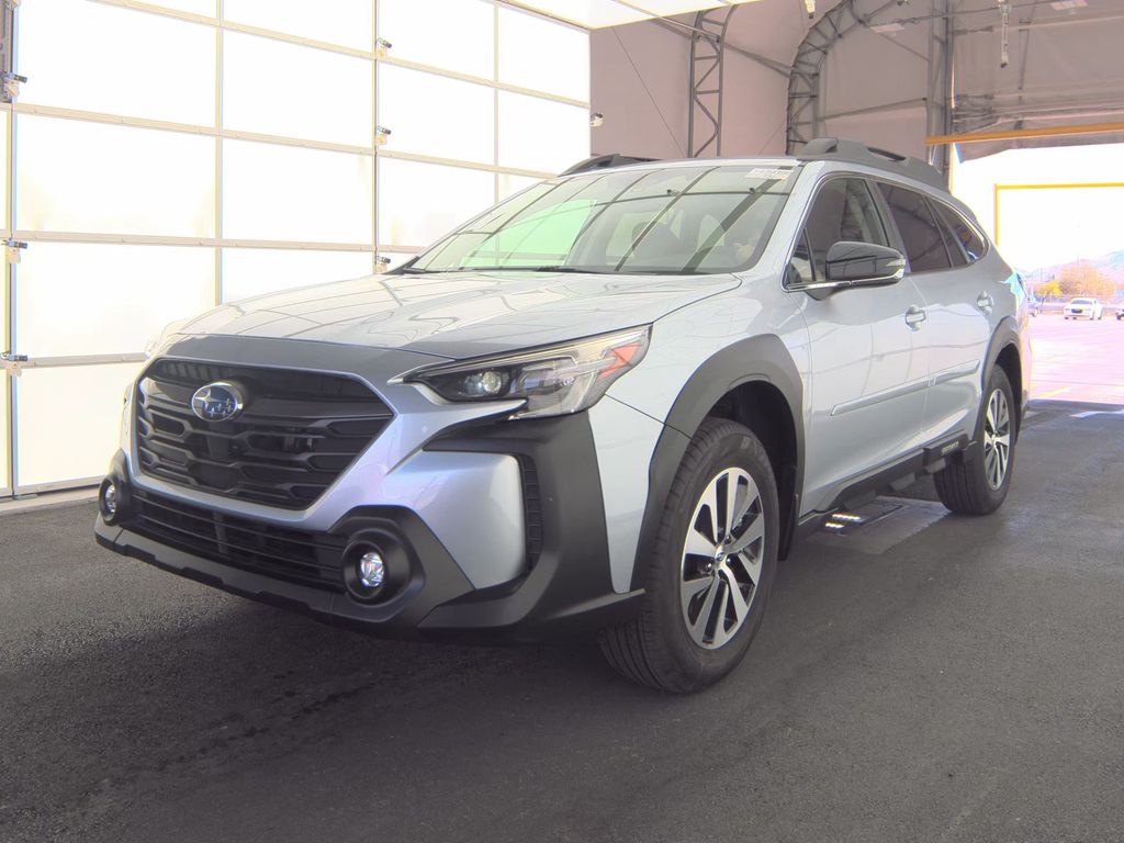 2025 Subaru Outback Premium photo