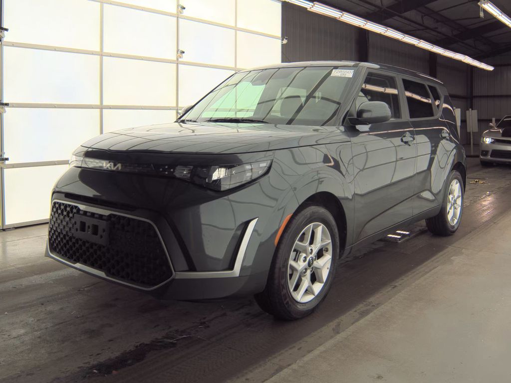 2025 Kia Soul LX photo