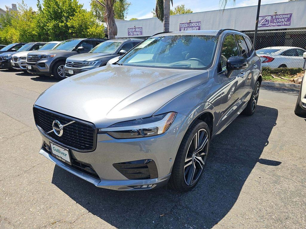 2021 Volvo XC60 R-Design photo