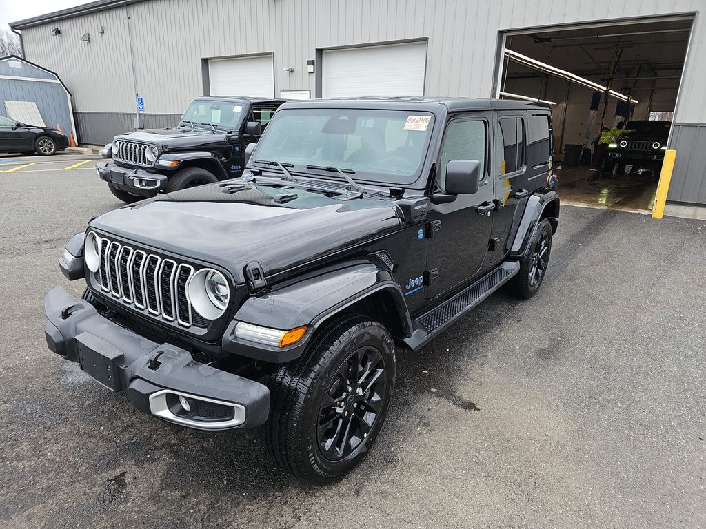 2025 Jeep Wrangler Sahara photo