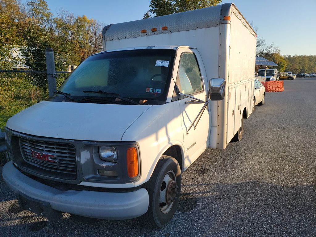 2002 GMC G3500 Cutawy photo