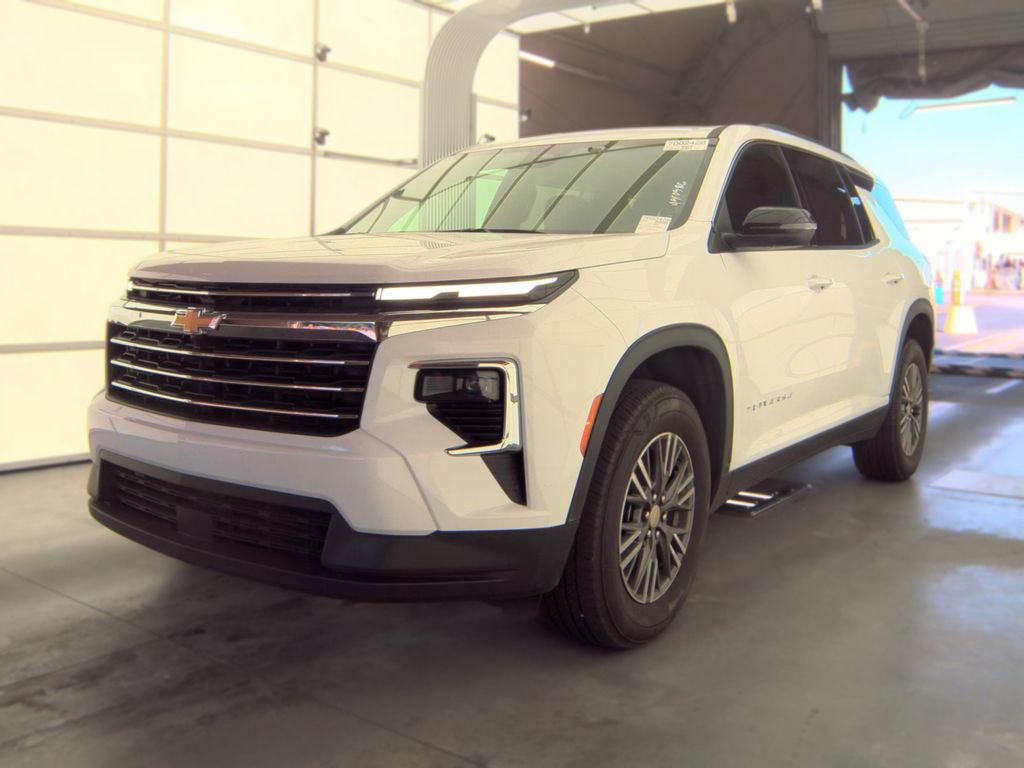 2026 Chevrolet Traverse FWD LT photo