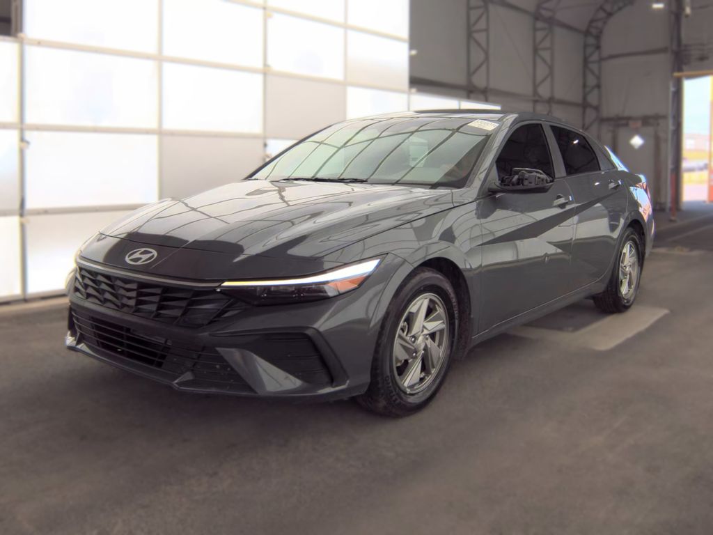2026 Hyundai Elantra SE photo