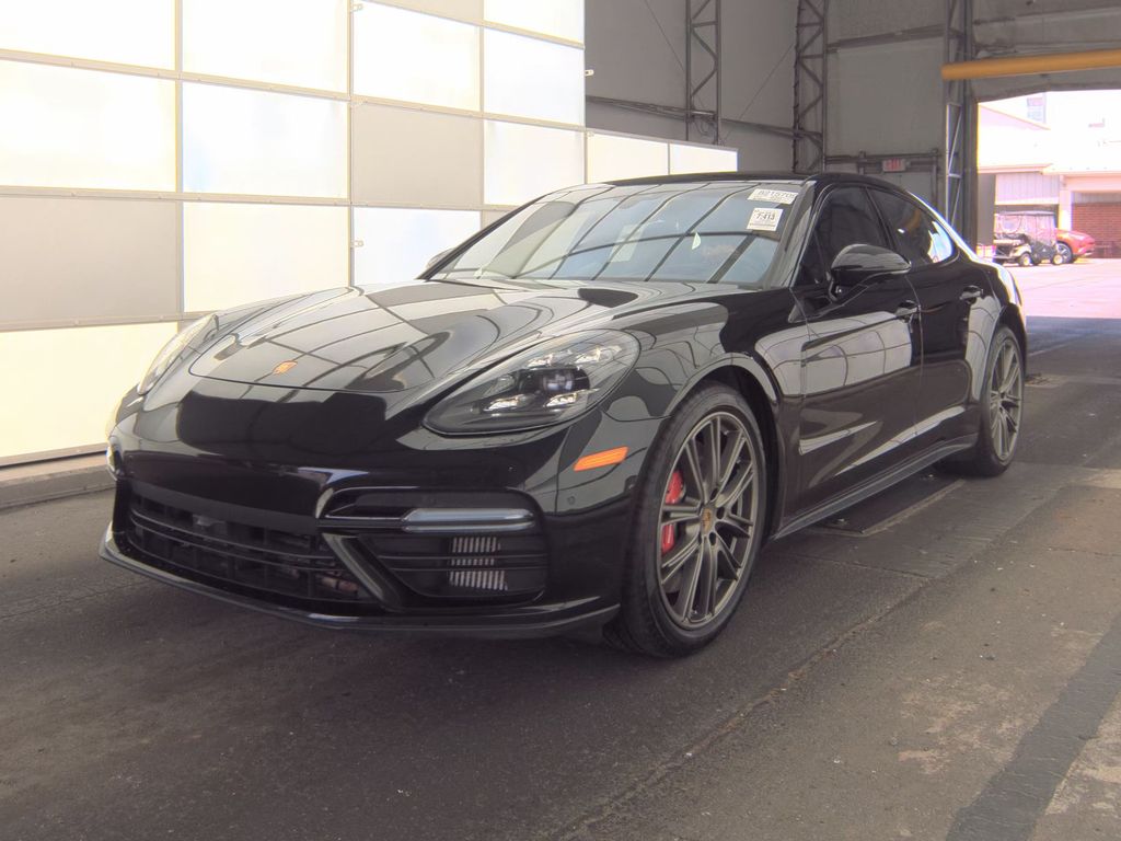 2020 Porsche Panamera Turbo photo