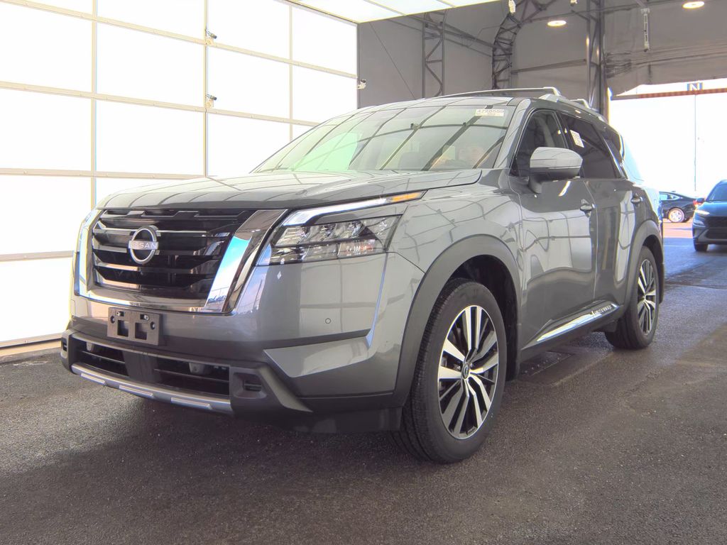 2025 Nissan Pathfinder Platinum photo