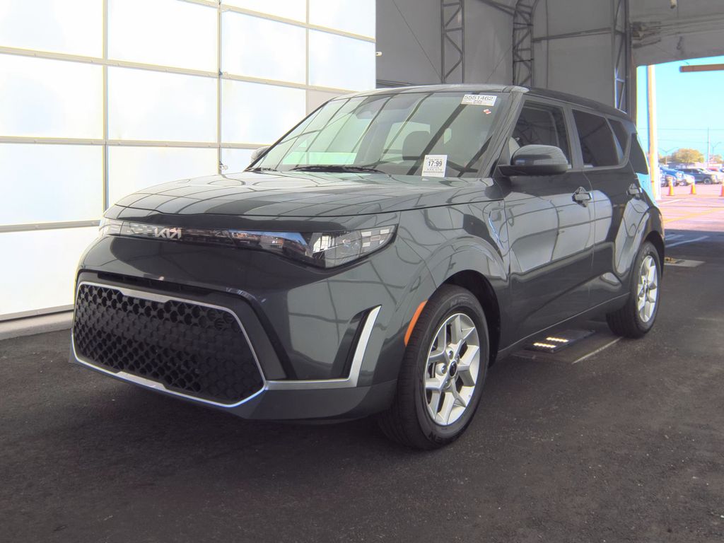 2025 Kia Soul LX photo