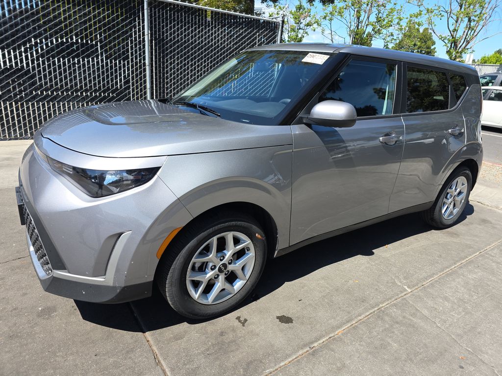 2025 Kia Soul LX photo