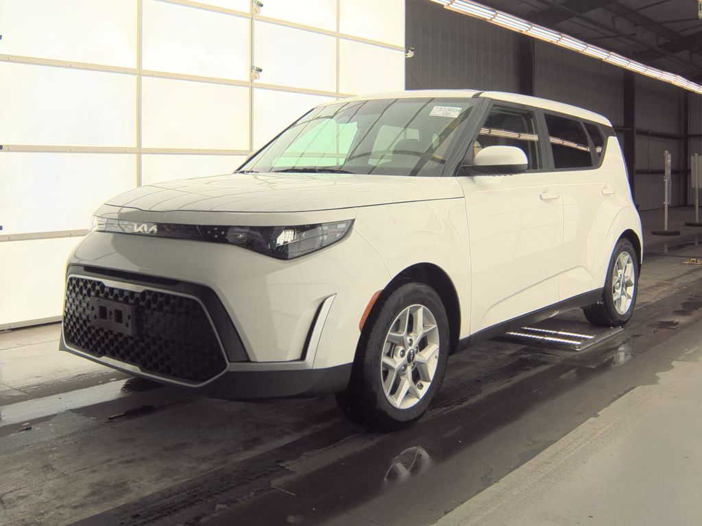 2025 Kia Soul LX photo