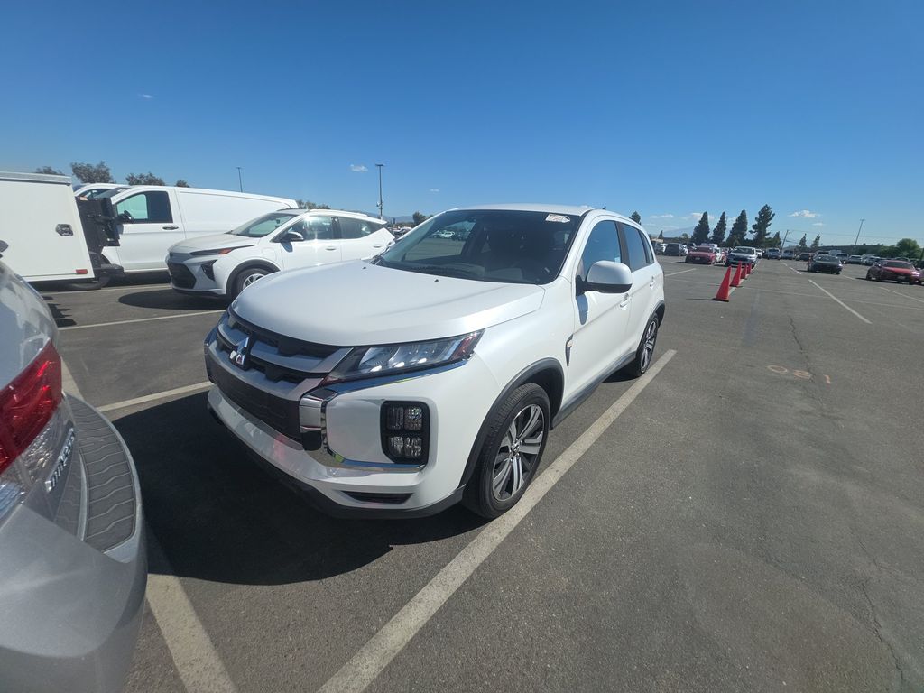 2021 Mitsubishi Outland SPT S photo