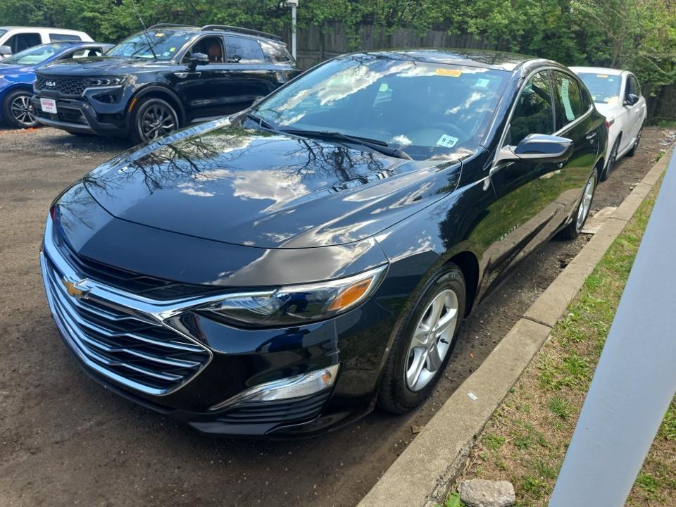 2025 Chevrolet Malibu LS photo