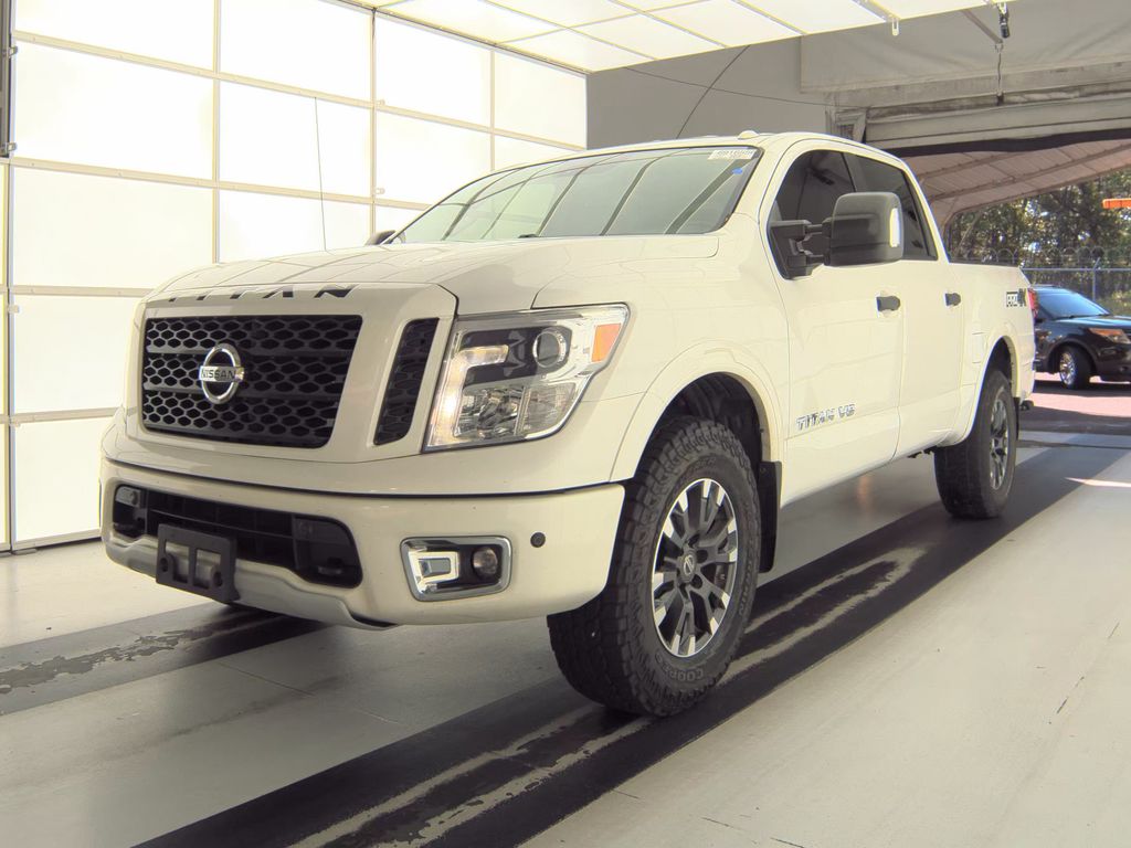 2018 Nissan Titan PRO-4X photo
