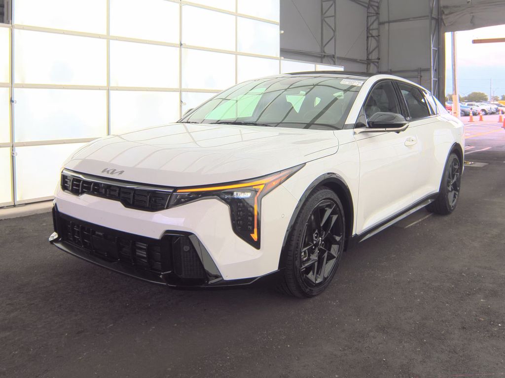2025 Kia K4 GT-Line photo