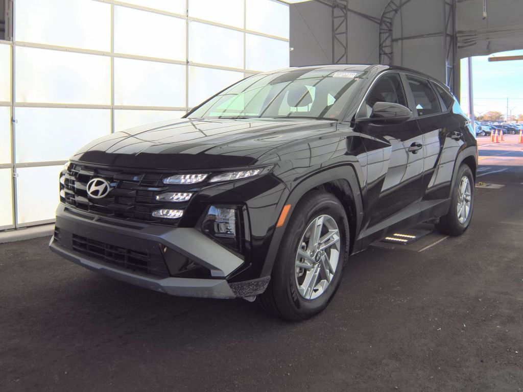 2025 Hyundai Tucson SE photo