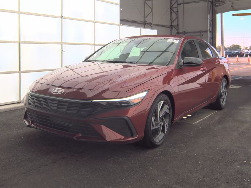 2025 Hyundai Elantra SEL Sport photo