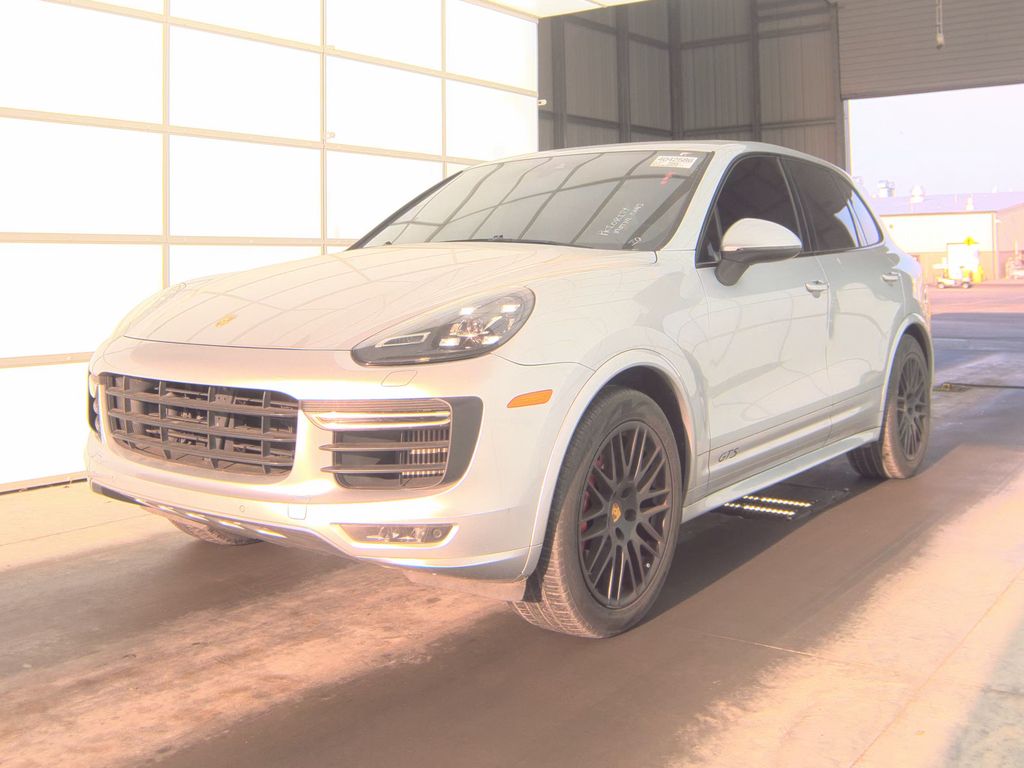 2017 Porsche Cayenne GTS photo