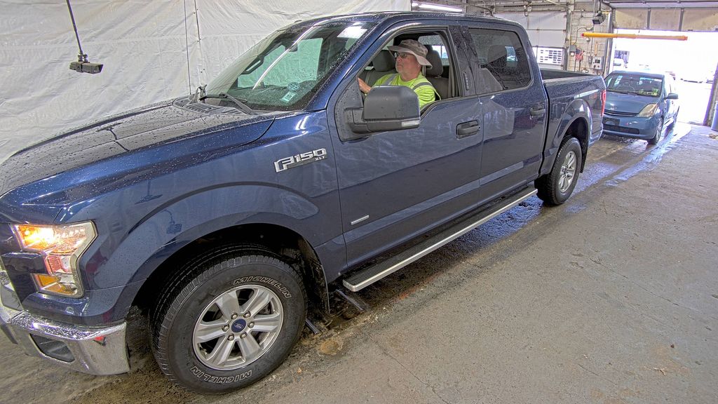 2016 Ford F-150 XLT photo