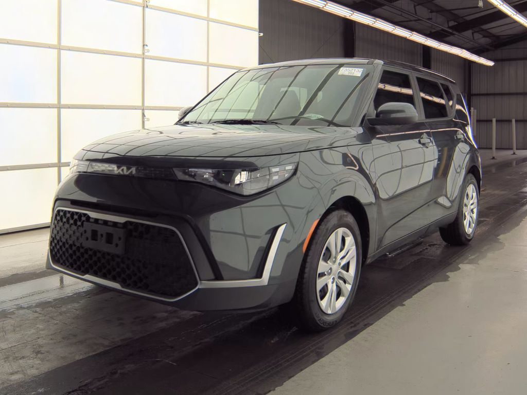 2025 Kia Soul LX photo