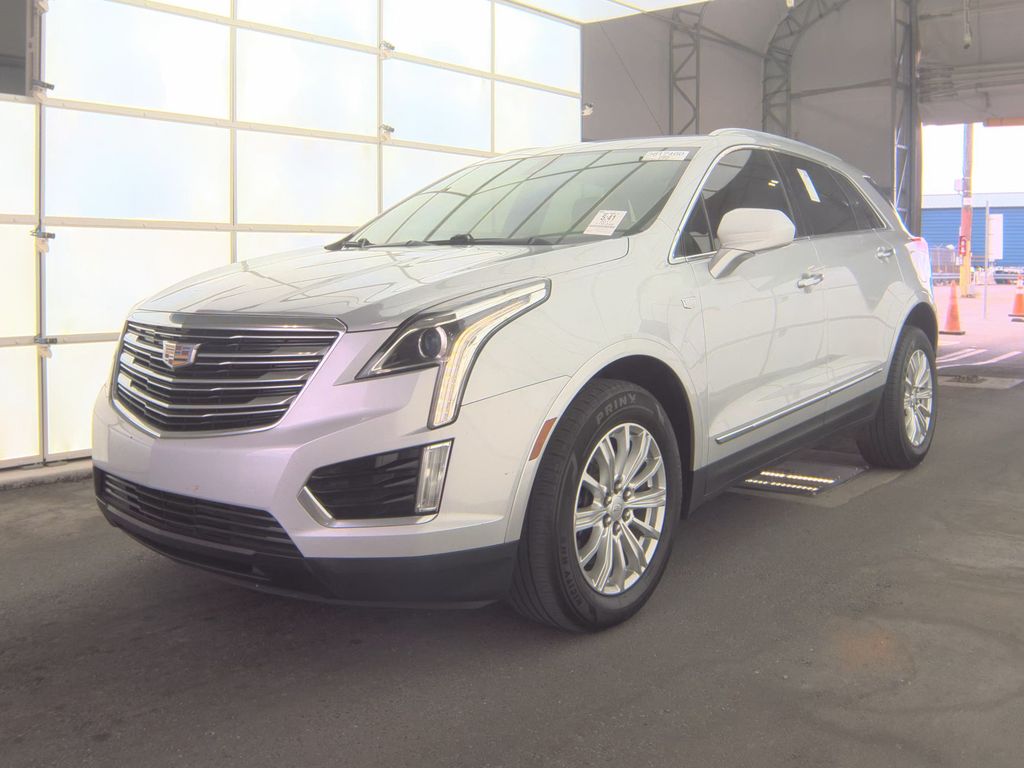 2017 Cadillac XT5 FWD photo