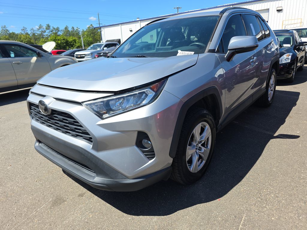 2019 Toyota RAV4 XLE photo