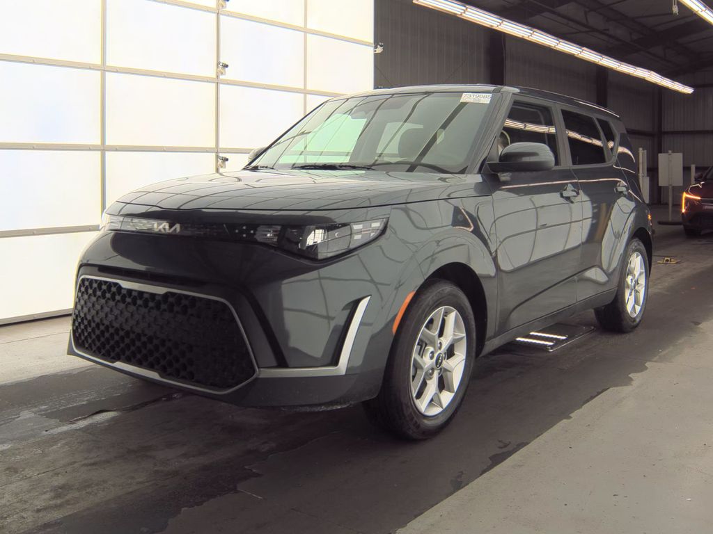 2025 Kia Soul LX photo