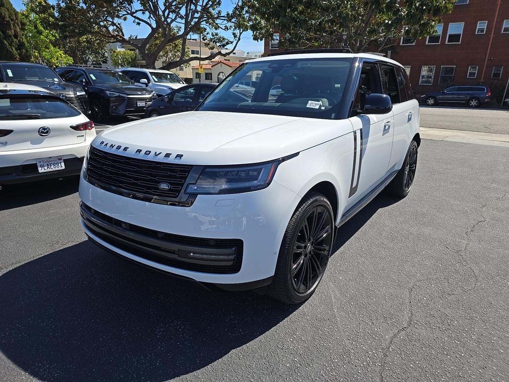 2025 Land Rover Range Rover SE photo