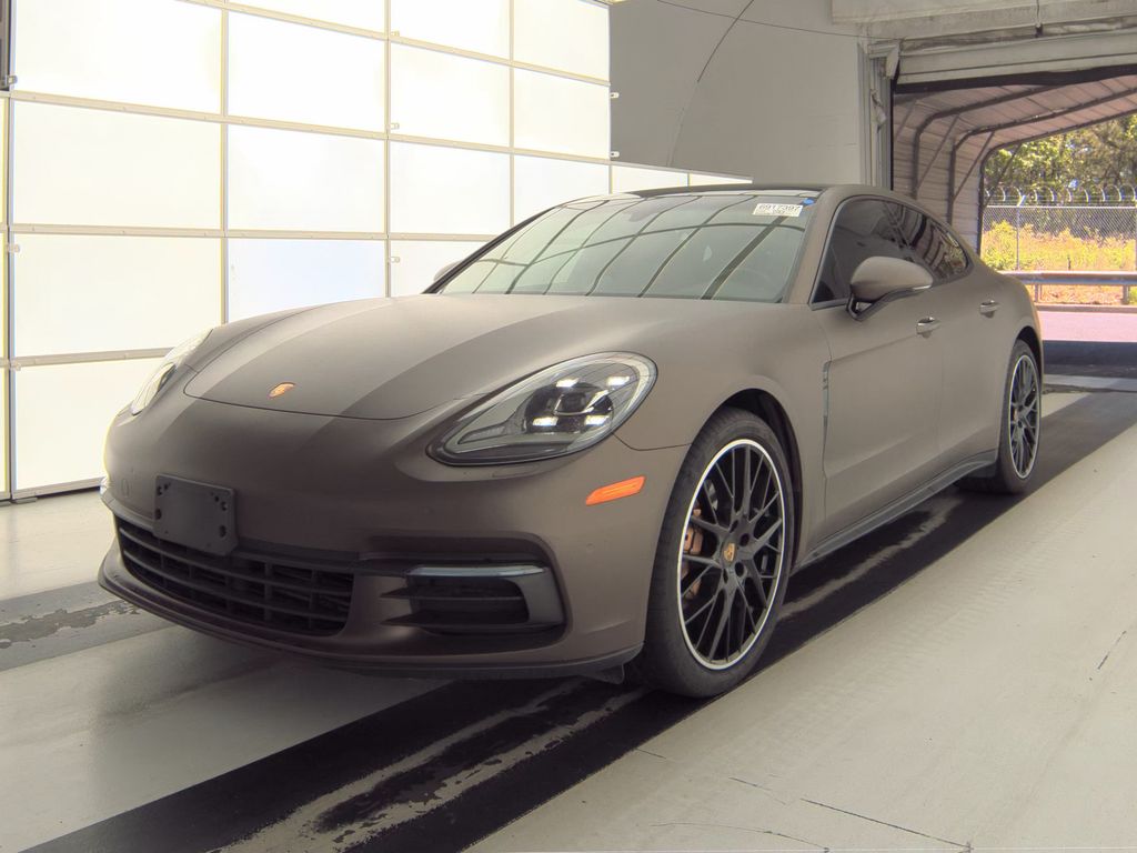 2018 Porsche Panamera 4 photo