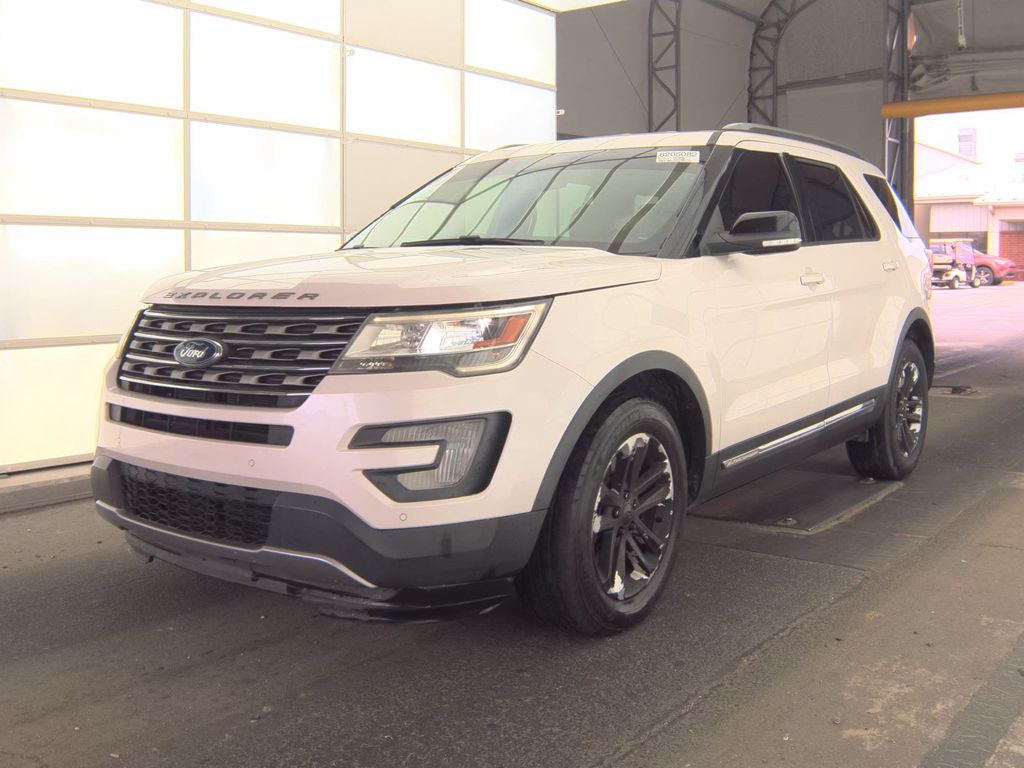 2017 Ford Explorer XLT photo