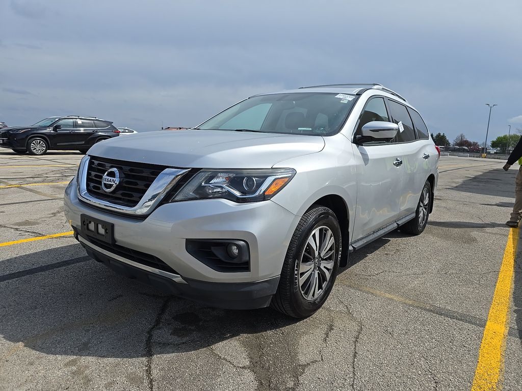 2017 Nissan Pathfinder SL photo