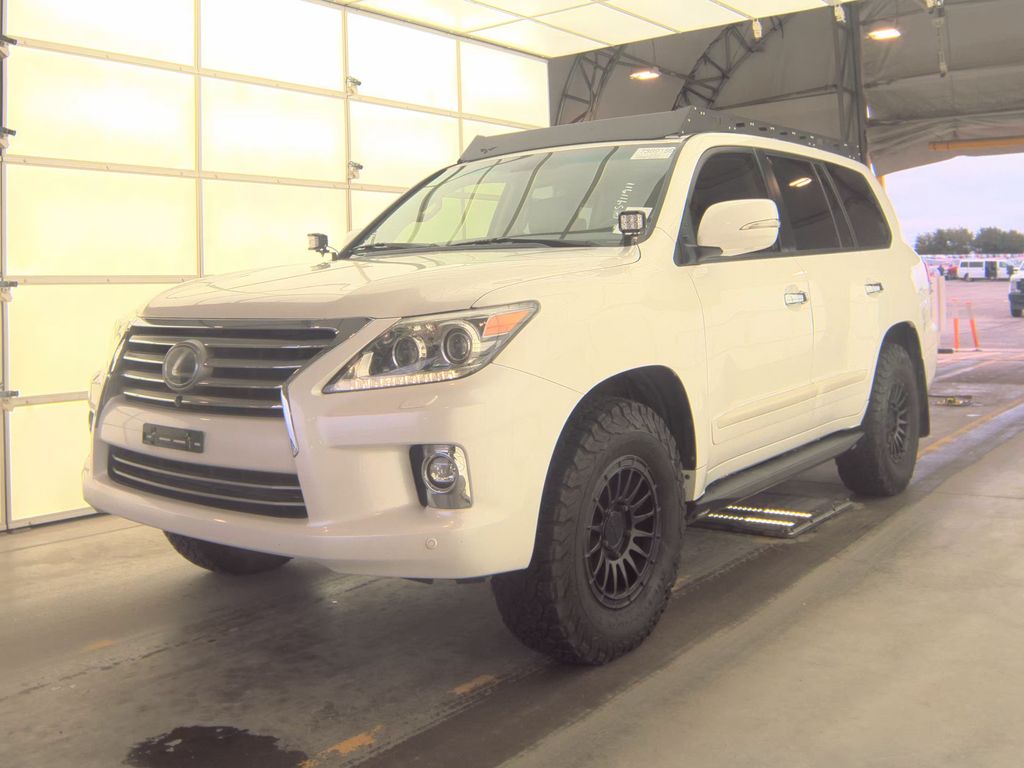 2015 Lexus LX photo