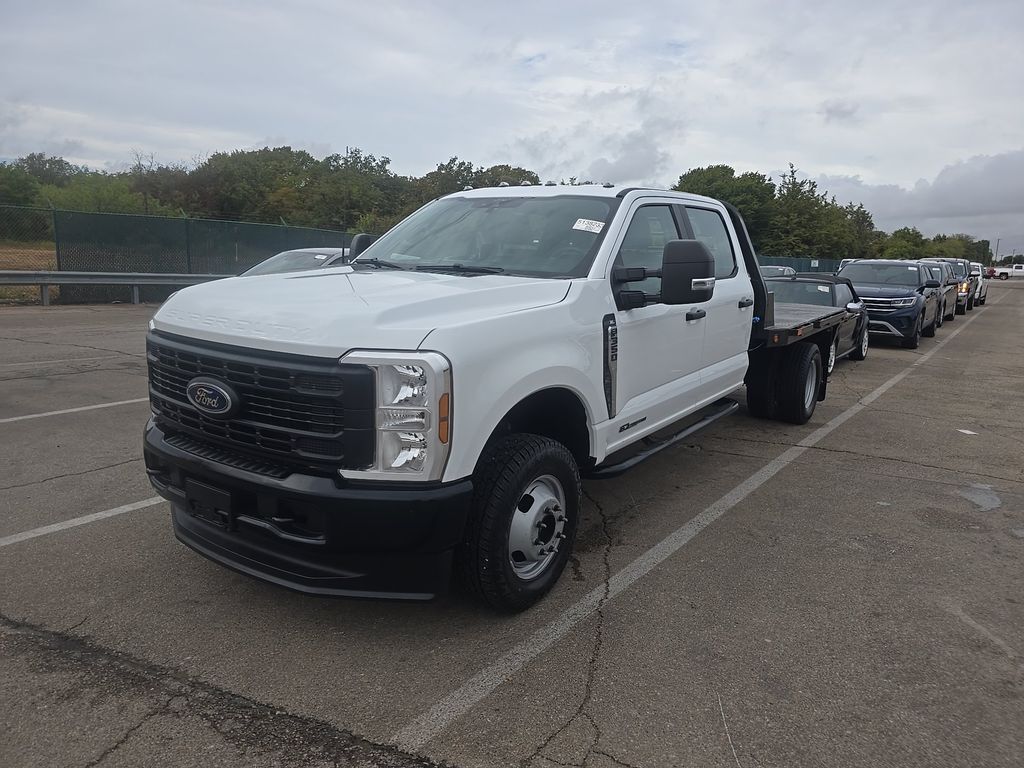 2025 Ford F-350 DRW XL photo