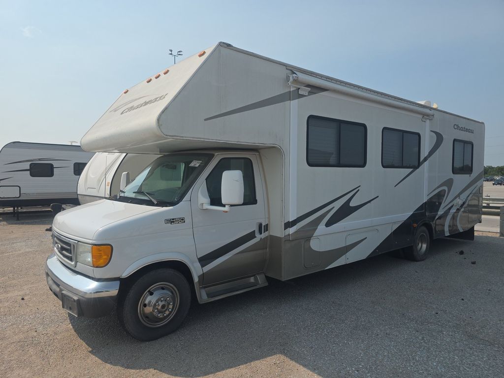 2005 Ford E-450 Cutaway photo