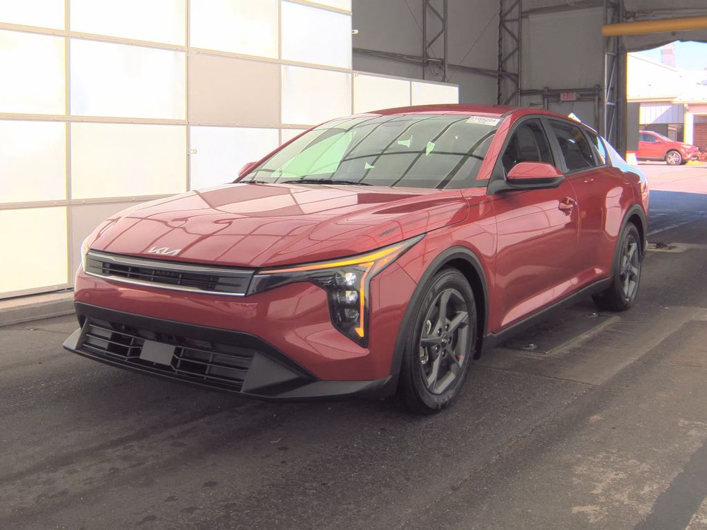 2025 Kia K4 LXS photo