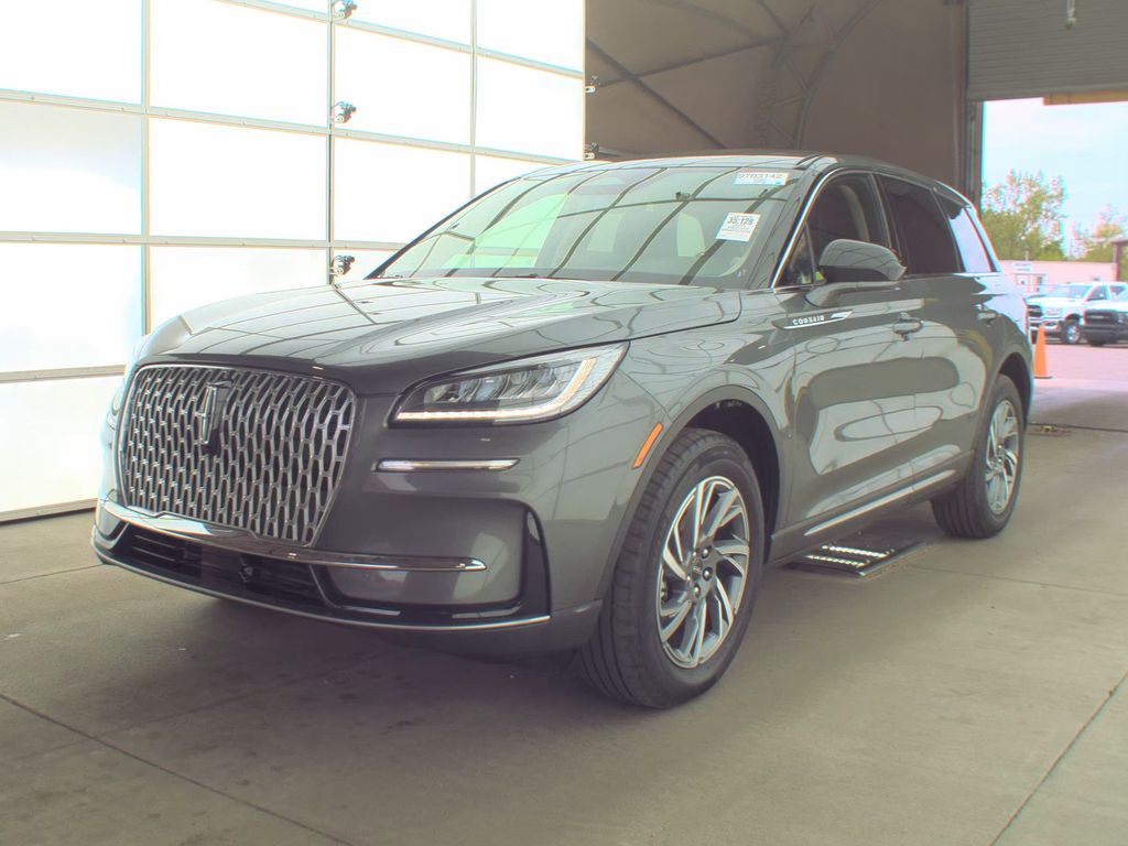 2025 Lincoln Corsair Premiere photo