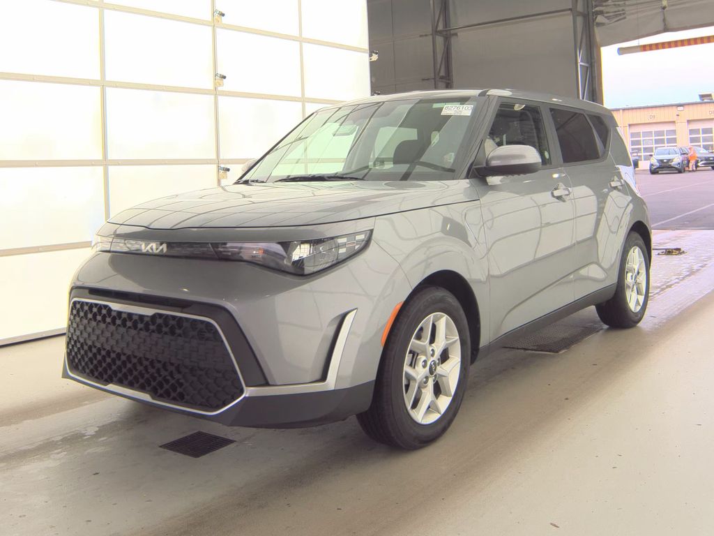 2025 Kia Soul LX photo