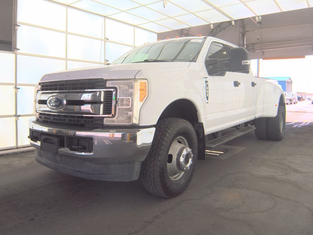 2017 Ford F-350 XLT photo