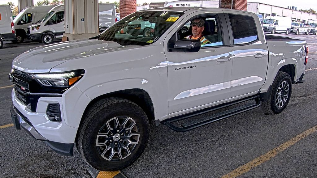 2025 Chevrolet Colorado 4WD Z71 photo