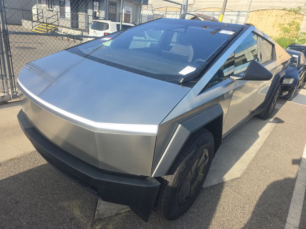 2025 Tesla Cybertruck photo