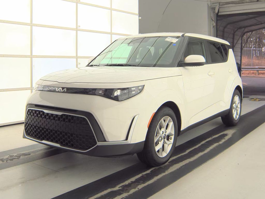 2025 Kia Soul LX photo