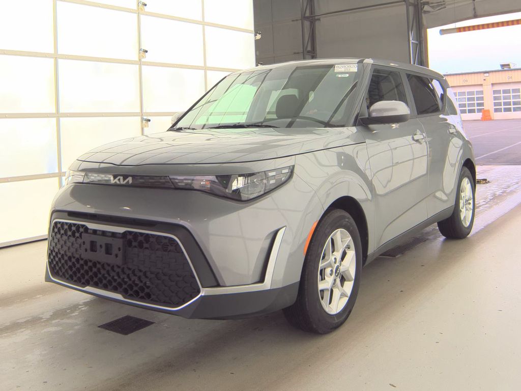 2025 Kia Soul LX photo