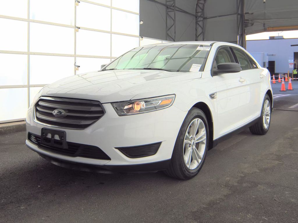 2017 Ford Taurus SE photo
