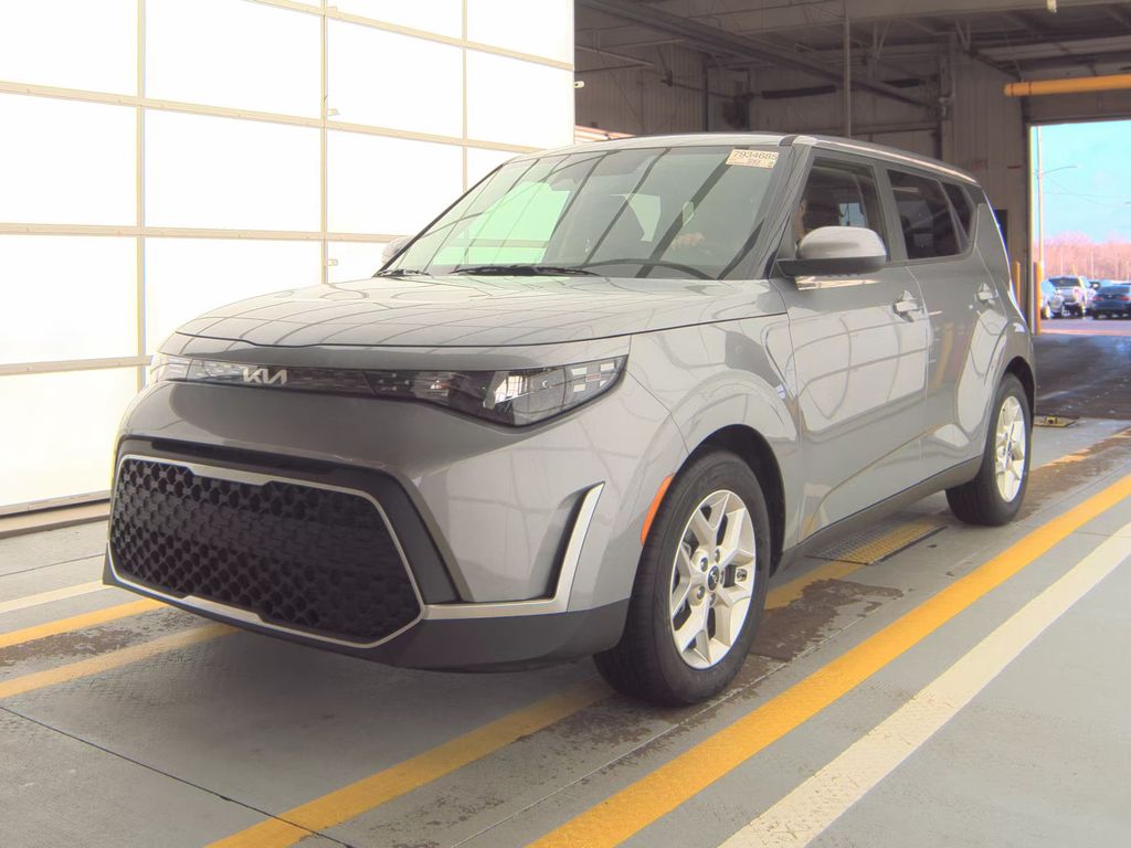 2025 Kia Soul LX photo