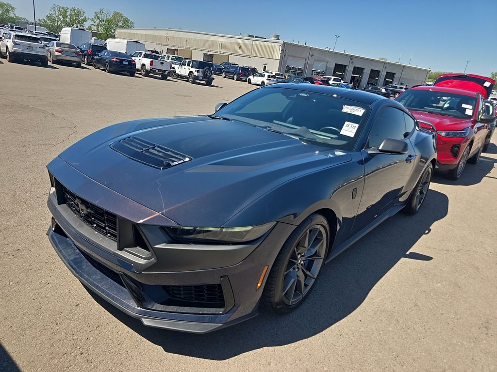 2025 Ford Mustang Dark Horse photo