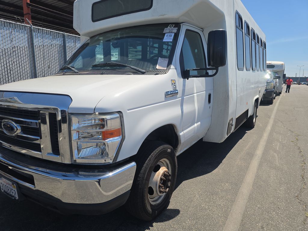 2017 Ford E-450 photo