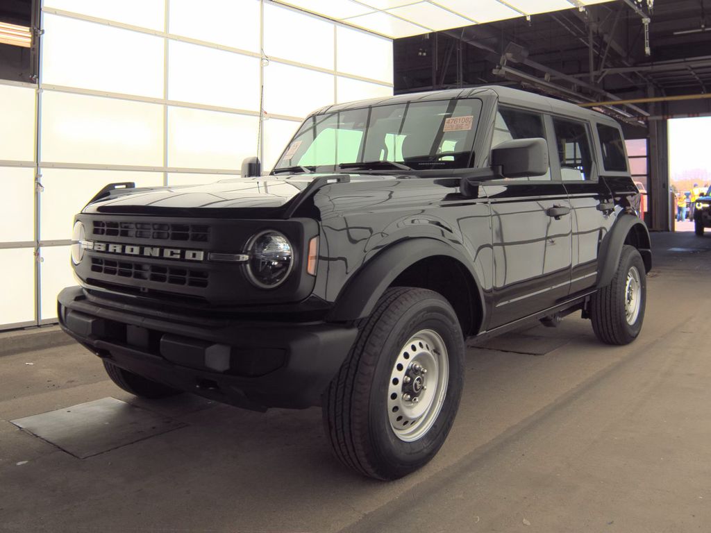 2025 Ford Bronco Base photo
