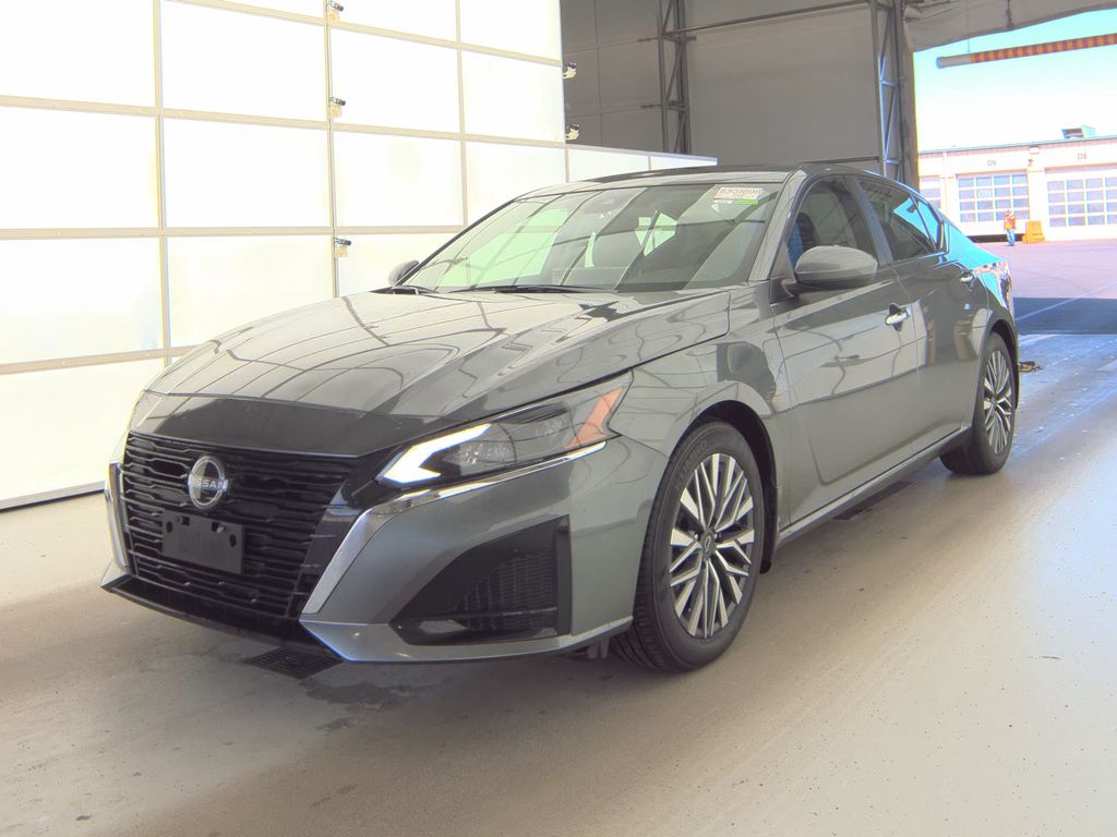 2025 Nissan Altima SV photo