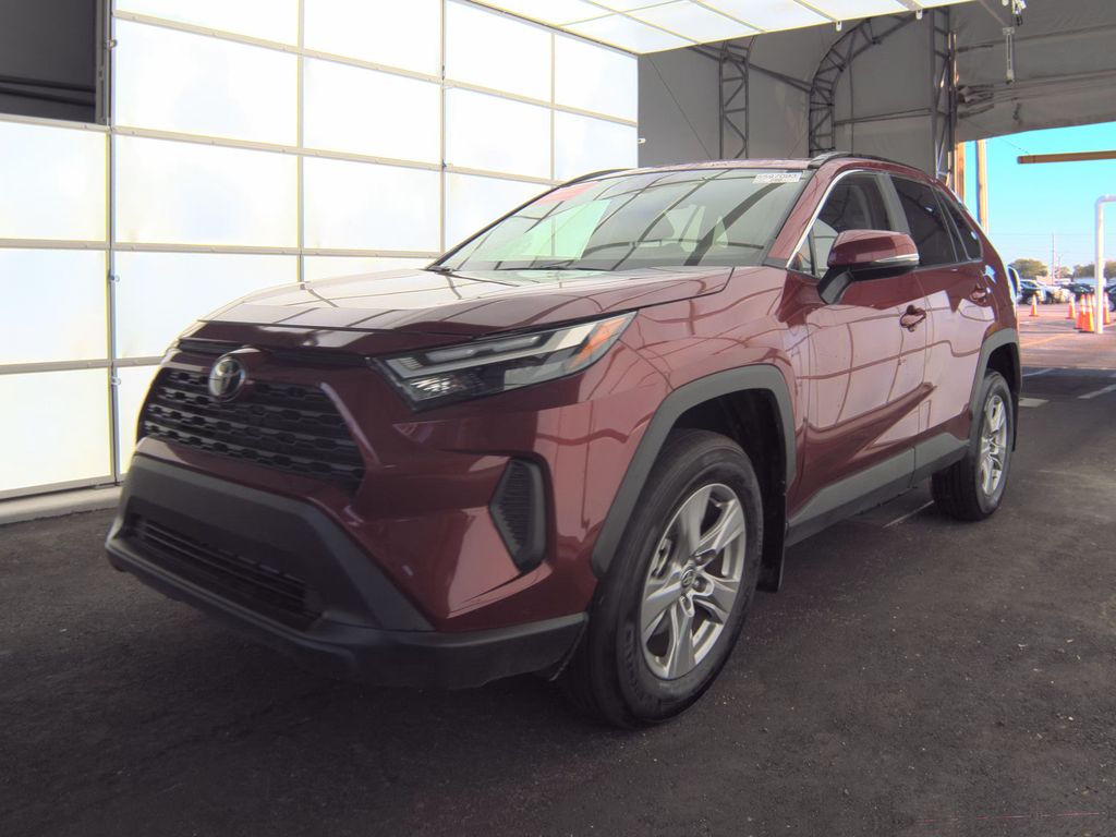 2025 Toyota RAV4 XLE photo