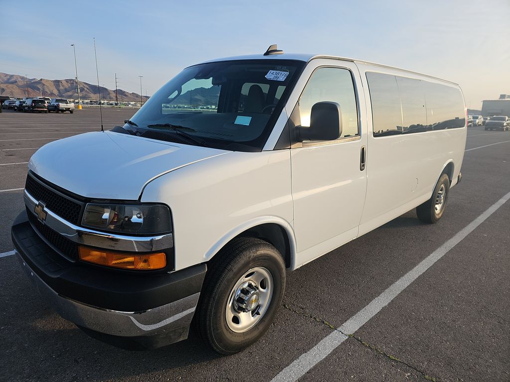 2025 Chevrolet 3500 LT photo